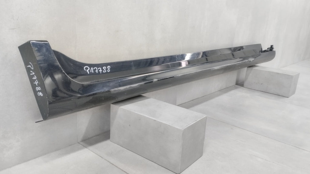 Lajsna praga desni BMW X3 F25 X4 F26 M paket 10-17