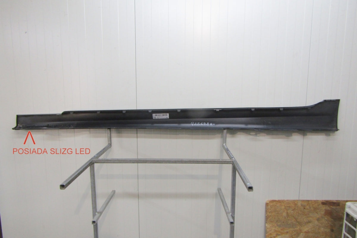 Lajsna praga desni BMW 3 G20 G21 M paket 18-