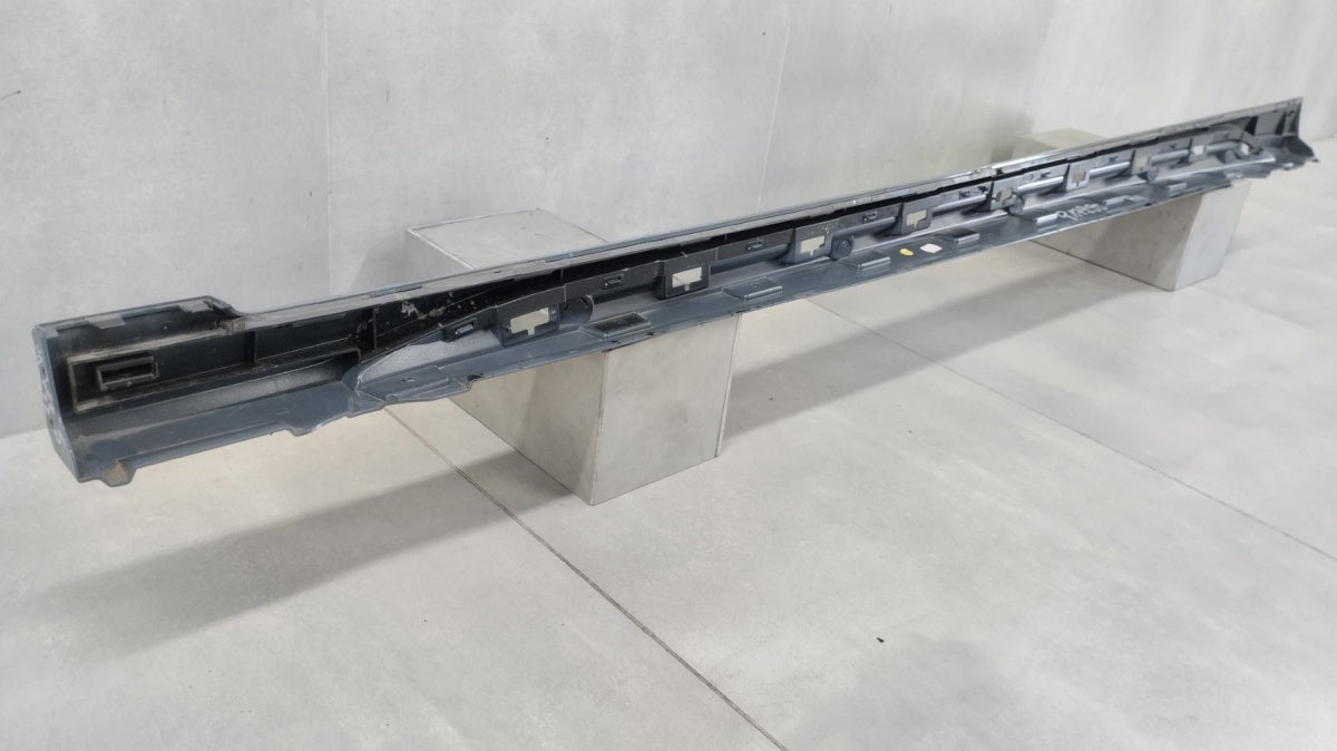 Lajsna praga desni Audi A3 RS3 8Y 8Y0 20-