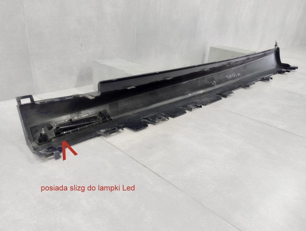 Lajsna praga desni BMW X5 G05 M paket 18- próg