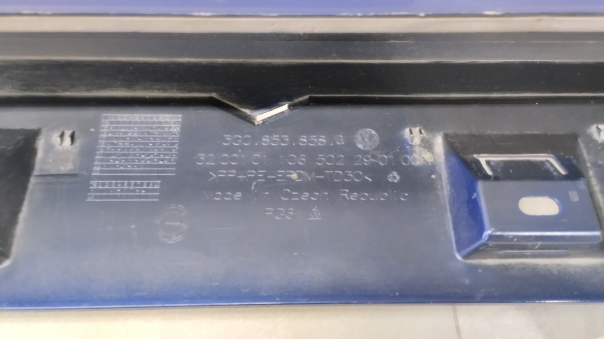 Lajsna praga desni VW Passat B8 3G0 R Line 14- kombi sedan