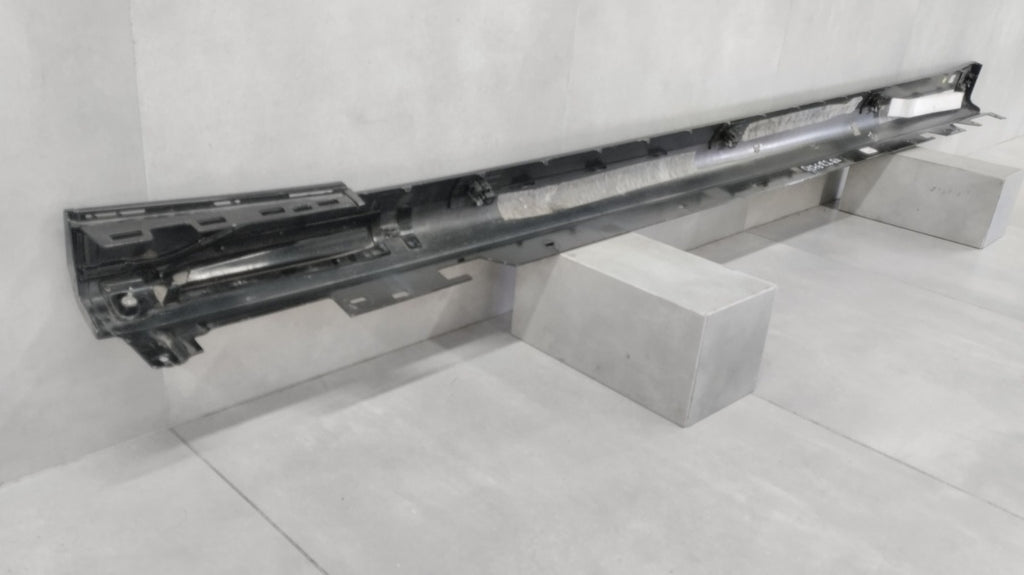 Lajsna praga desni BMW 7 G70 Hybryda 22- 51778081560