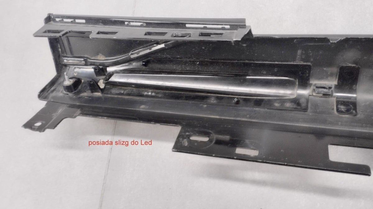 Lajsna praga desni BMW 7 G70 Hybryda 22- 51778081560