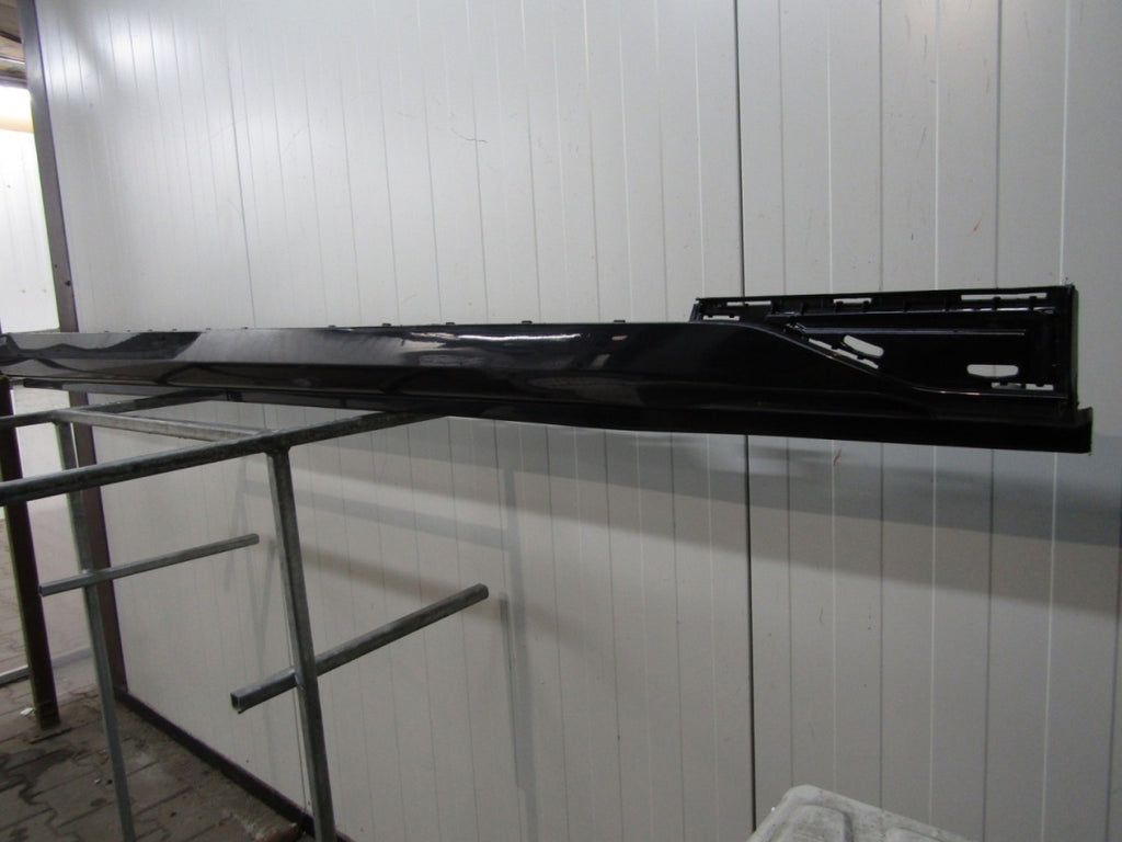 Lajsna praga desna BMW 7 G70 i7 Electryk X Drive 22-