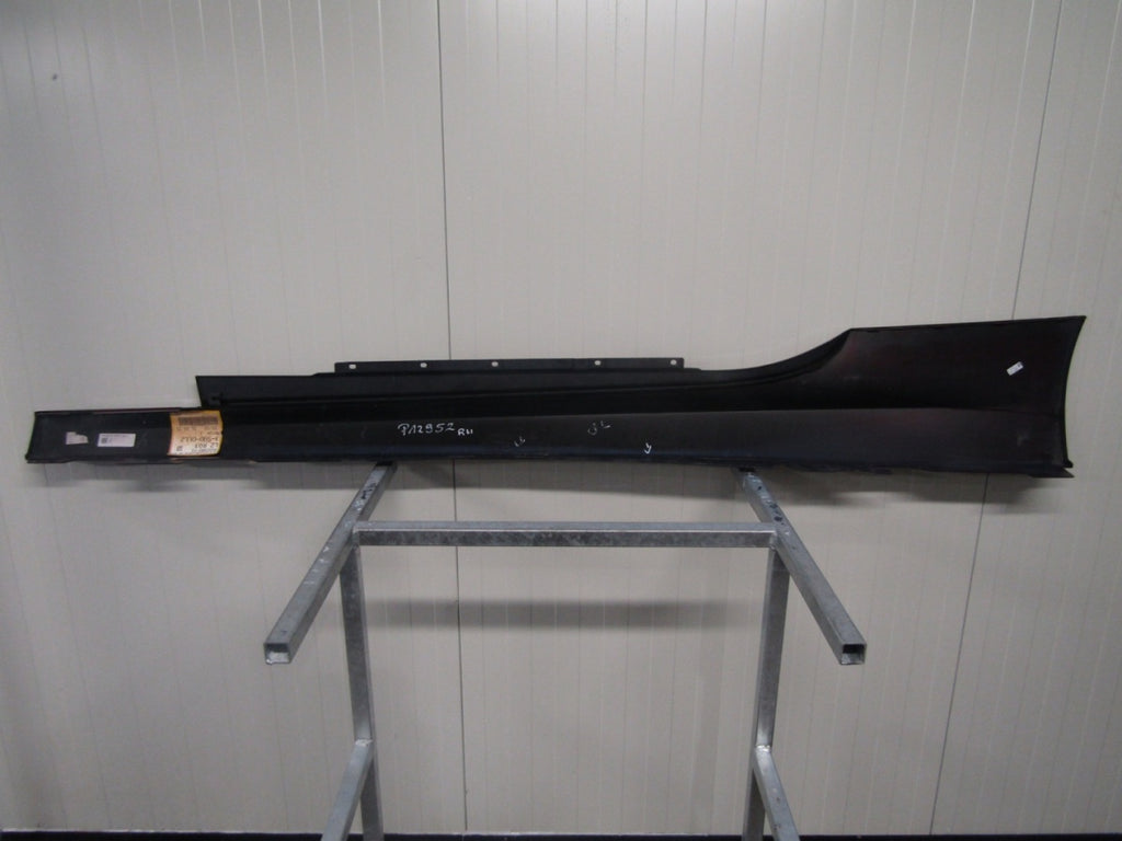 Lajsna praga desna BMW 8 G14 G15 M paket 18-