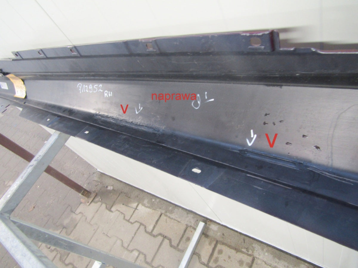 Lajsna praga desna BMW 8 G14 G15 M paket 18-