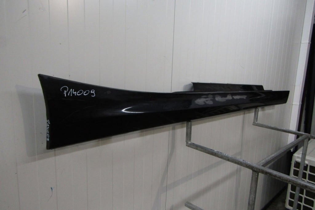 Lajsna praga desna BMW F21 F22 F23 M-paket -21