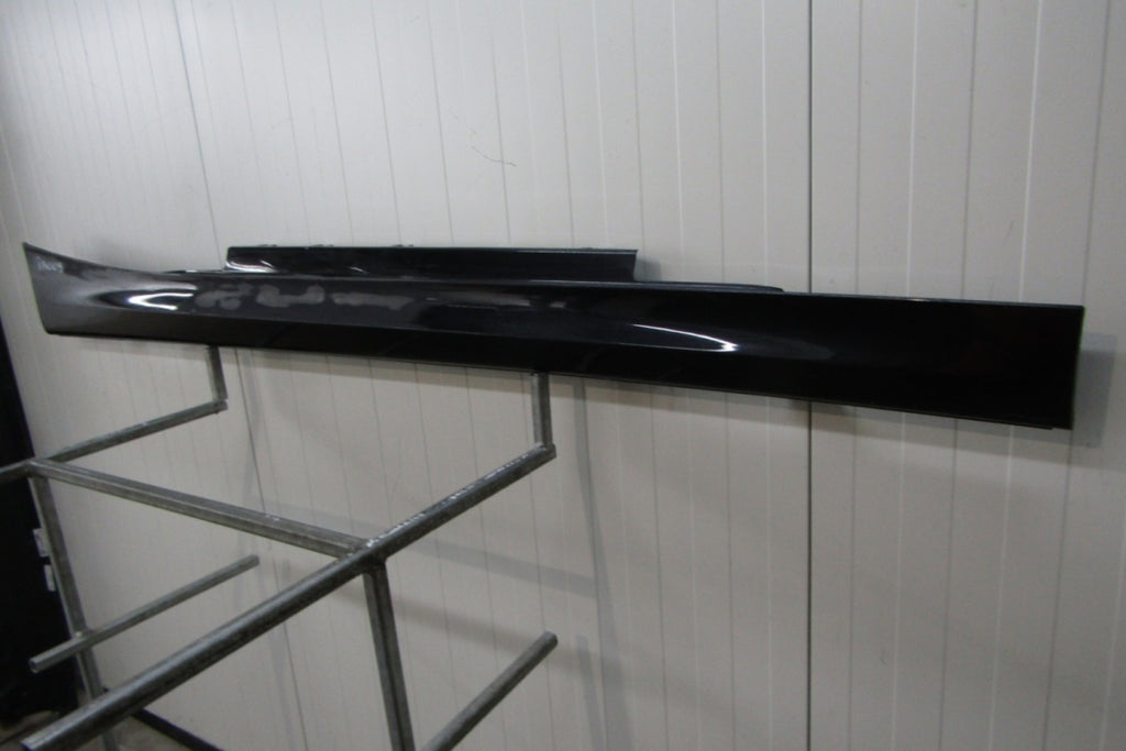 Lajsna praga desna BMW F21 F22 F23 M-paket -21