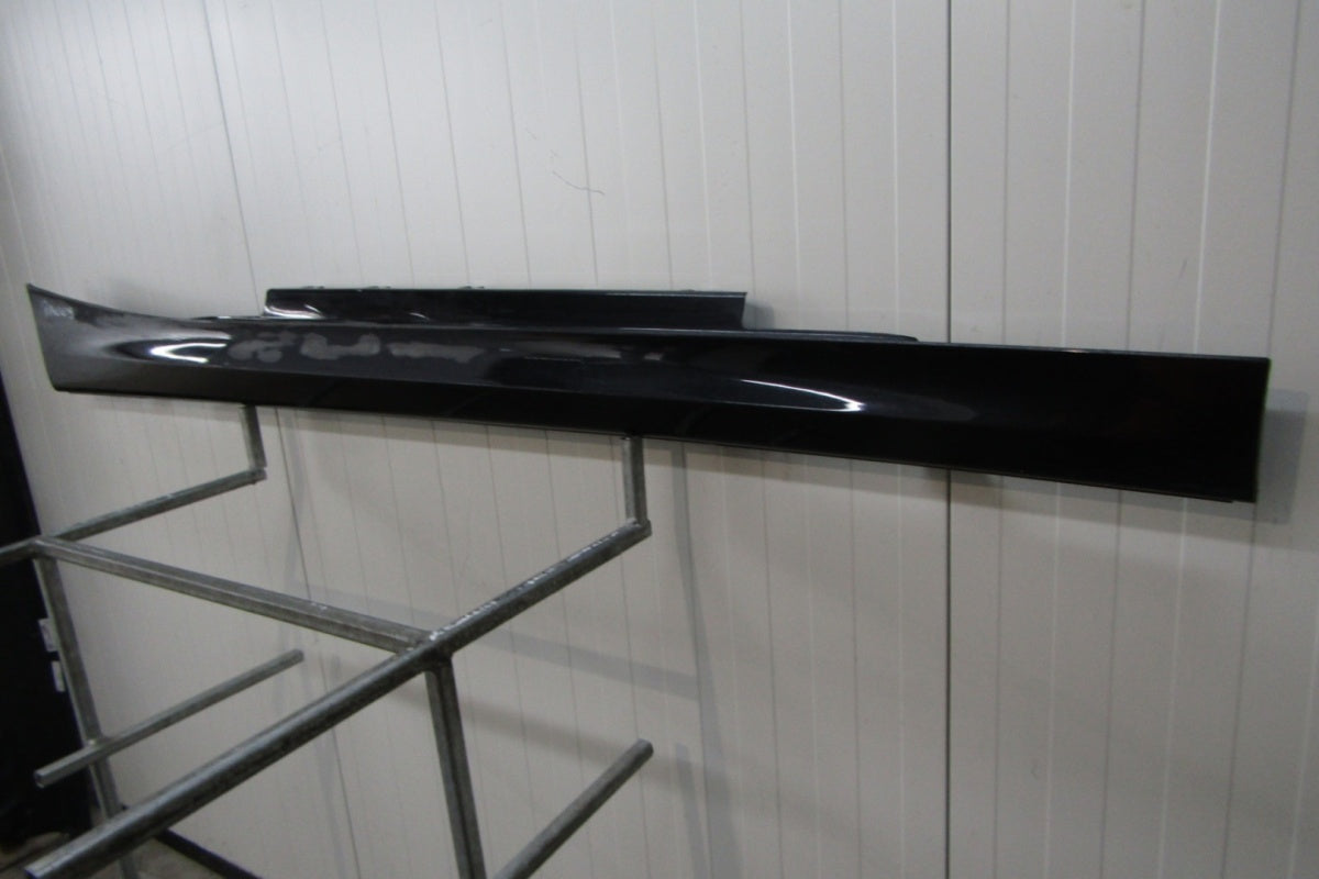 Lajsna praga desna BMW F21 F22 F23 M-paket -21