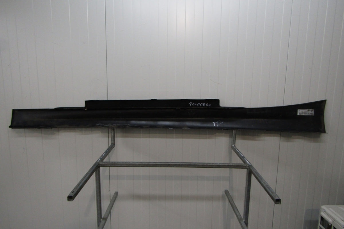 Lajsna praga desna BMW F21 F22 F23 M-paket -21