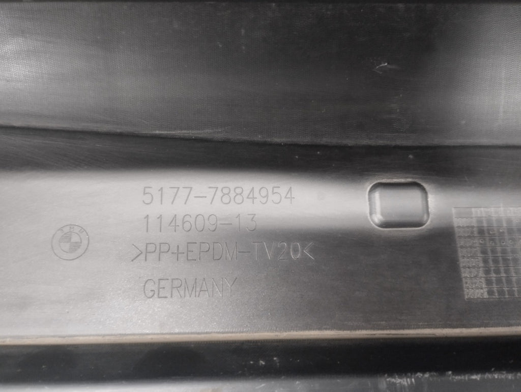 Lajsna praga desni BMW IX2 ix 2 U10 M paket 23-