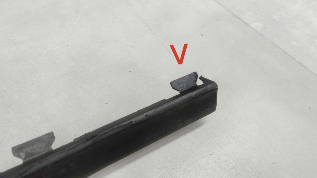 Lajsna praga lijevi VW Golf 8 5H0 R Line HB 19-