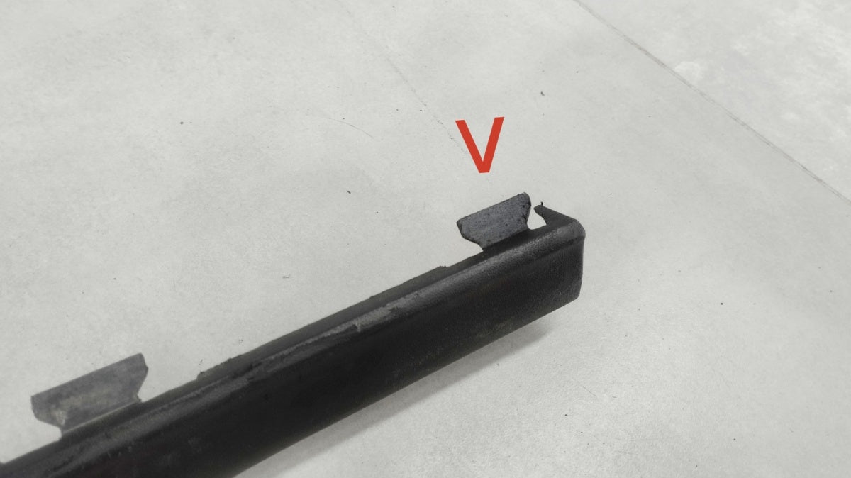 Lajsna praga lijevi VW Golf 8 5H0 R Line HB 19-