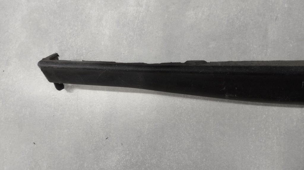 Lajsna praga lijevi VW Golf 8 5H0 R Line HB 19-