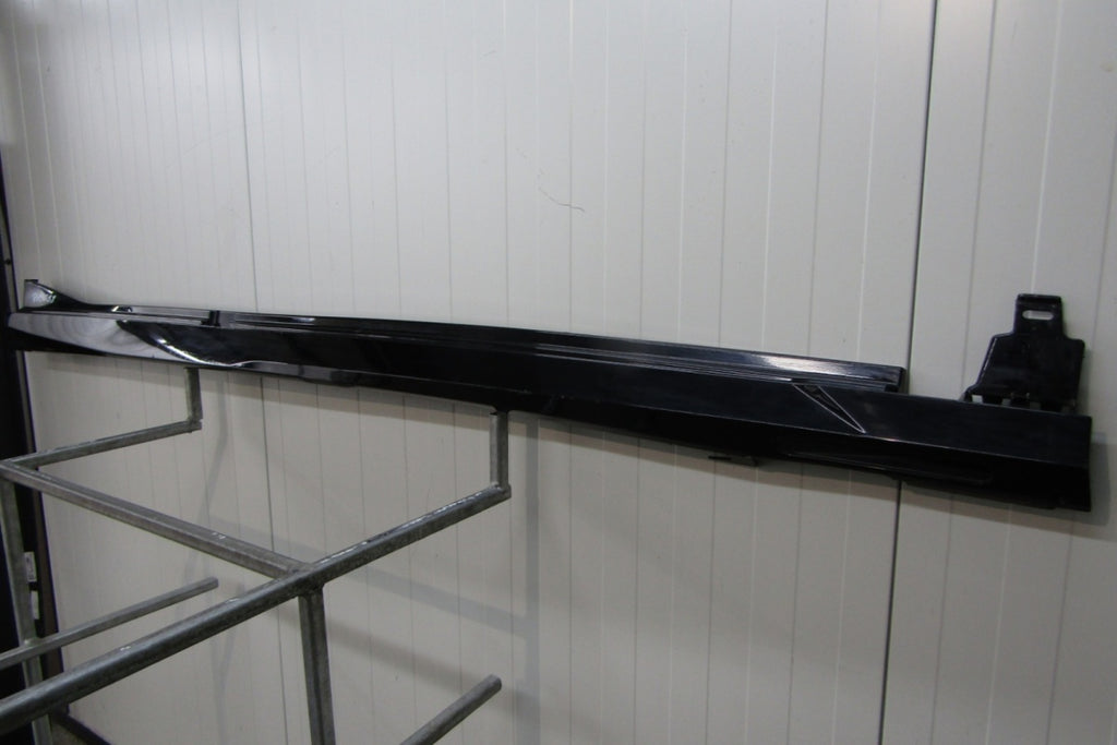 Lajsna praga desna BMW I20 iX 21- M sport paket +Led