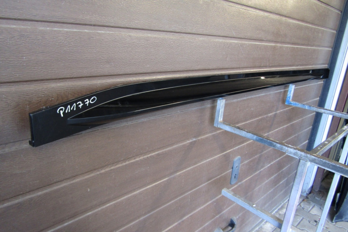 Lajsna praga desna BMW M4 G82 G83 Coupe Cabri 21