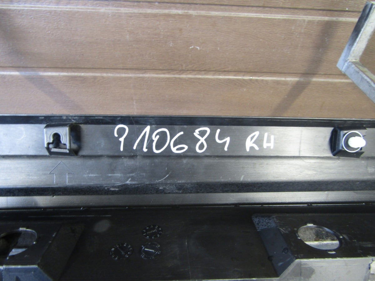Lajsna praga desna Toyota RAV 4 RAV 4 5 V XA50 19