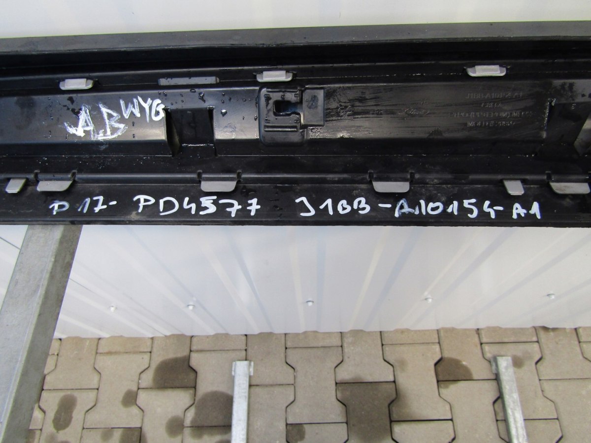 Lajsna praga desna Ford Fiesta Active MK8 18-