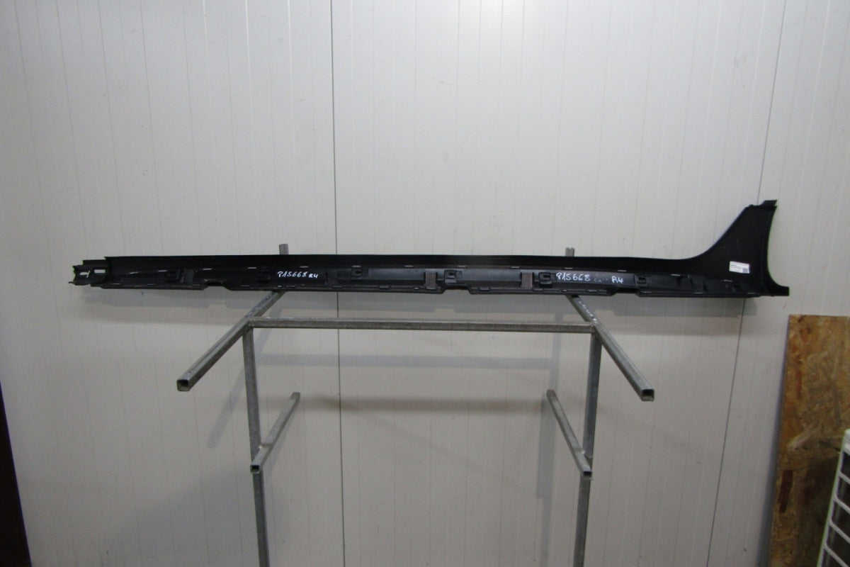 Lajsna praga desni Ford Fiesta Active MK8 18-