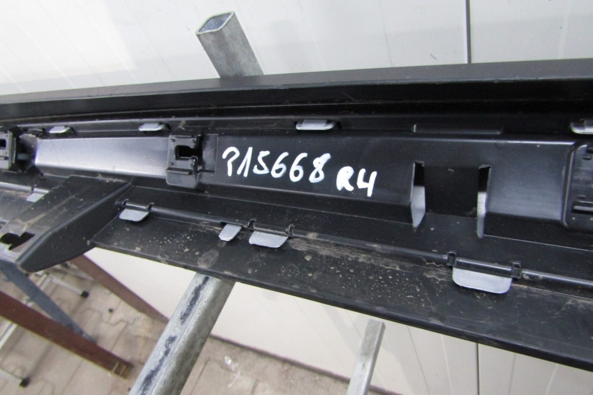 Lajsna praga desni Ford Fiesta Active MK8 18-
