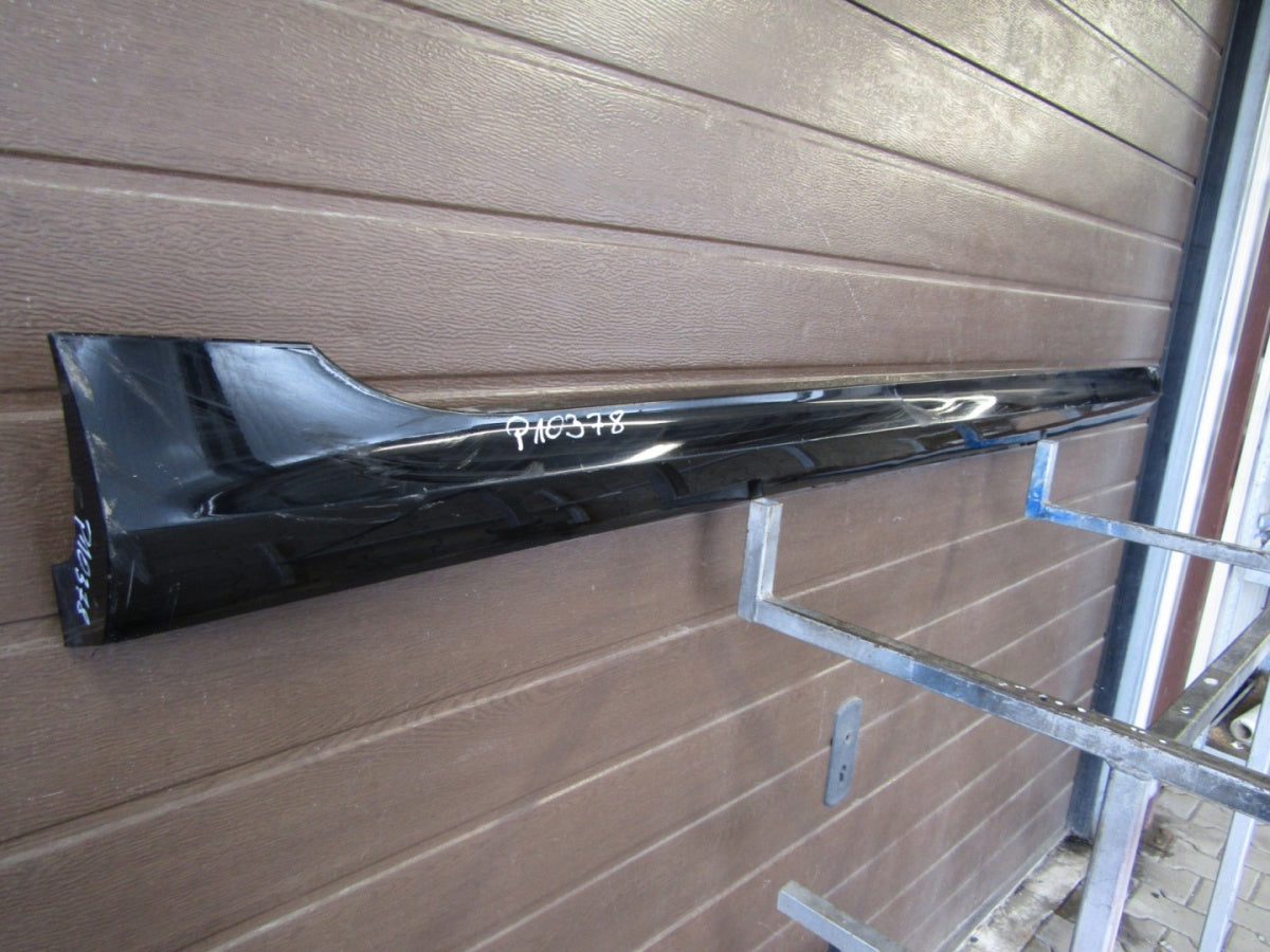 Lajsna praga desna Ford Fiesta MK8 ST 5D 18-