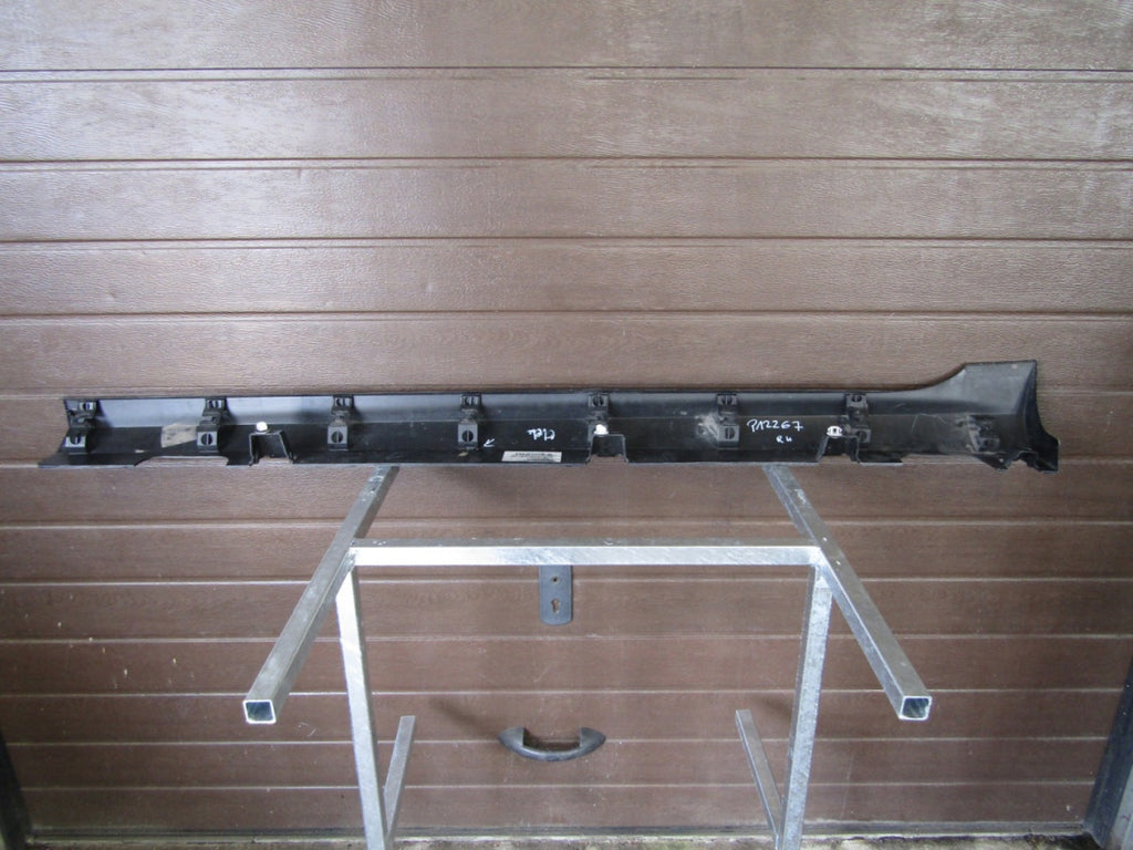 Lajsna praga desna Ford Fiesta MK8 ST 5D 18-