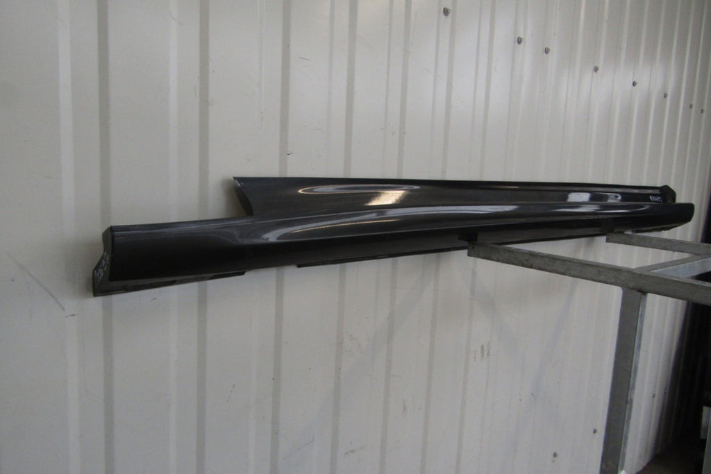 Lajsna praga desna Ford Focus MK4 ST Line 17-