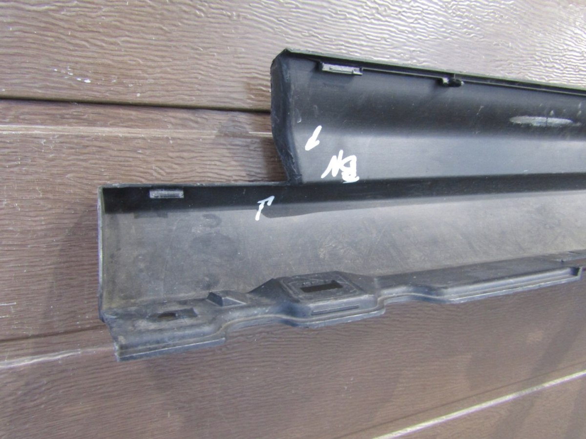Lajsna praga desna Ford Focus MK4 obloga 17-