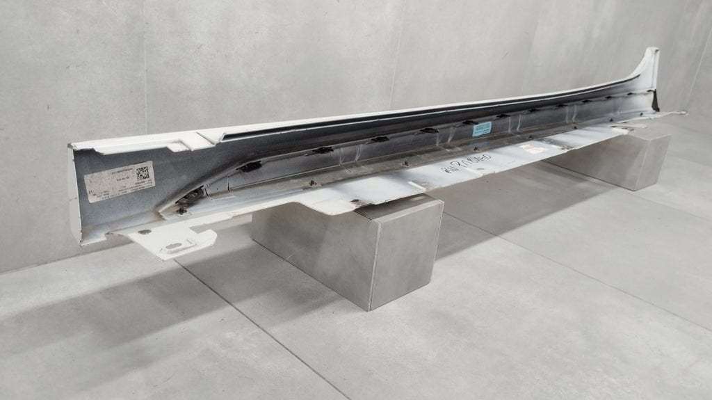 Lajsna praga desni BMW 2 F44 M paket 19-