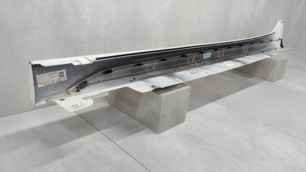 Lajsna praga desni BMW 2 F44 M paket 19-
