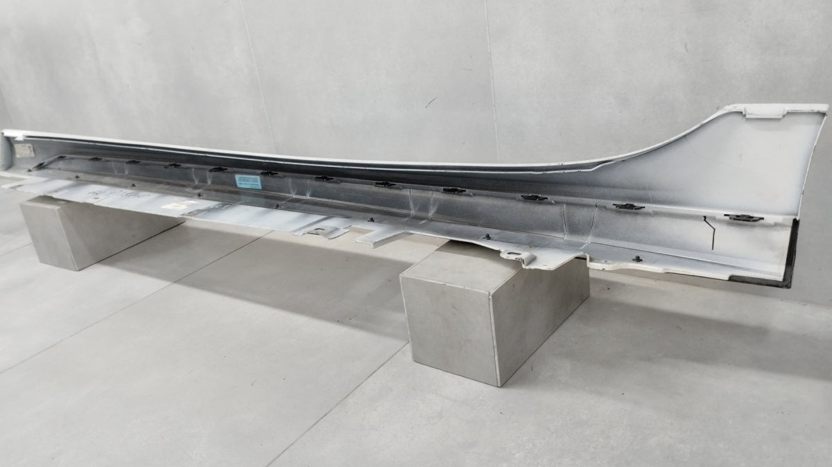 Lajsna praga desni BMW 2 F44 M paket 19-