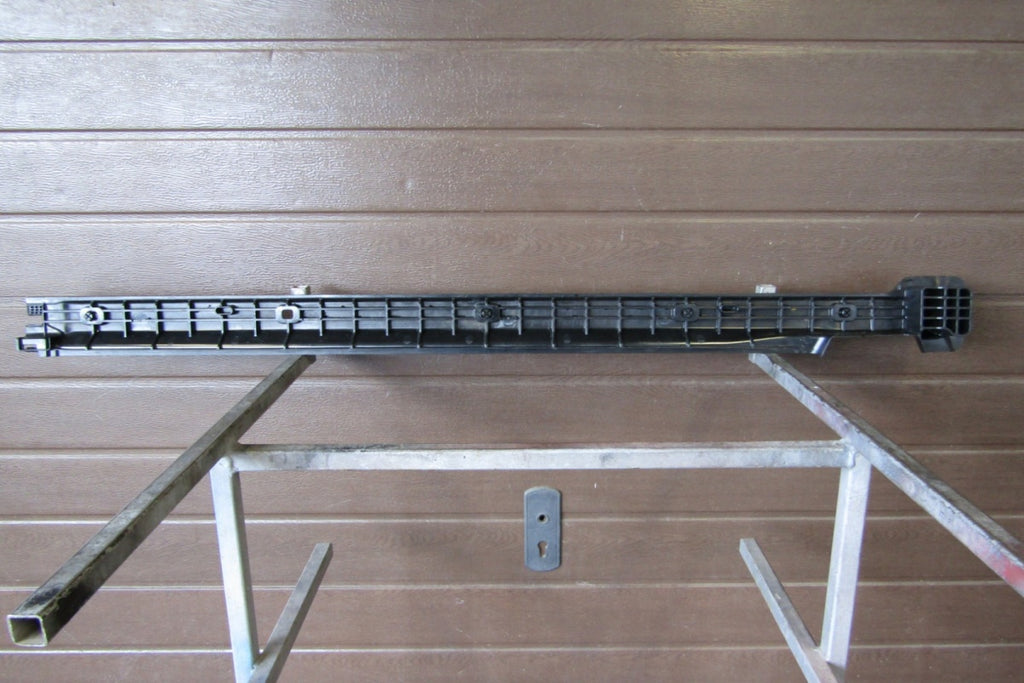Zaštita lajsna podłogi belka VW ID3 ID.3 1EA 825530