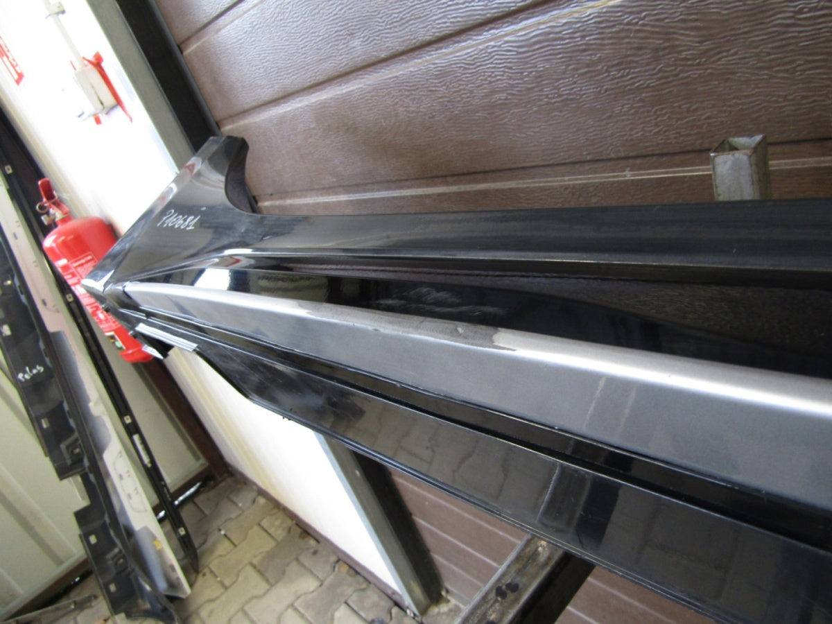 Lajsna praga desna Kia Proceed 3 GT Line 19-