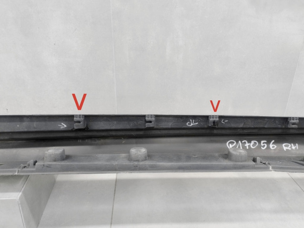 Lajsna praga desni LEXUS ES VII 18- XZ10 75850-33170