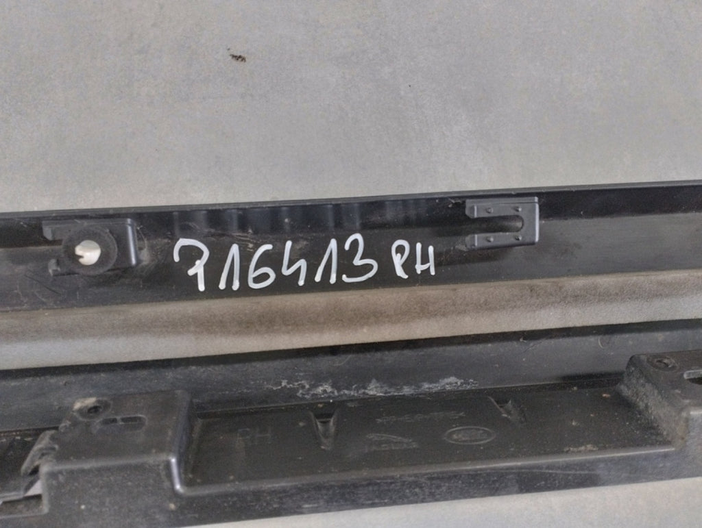 Lajsna praga desni Land Range Rover Velar L560