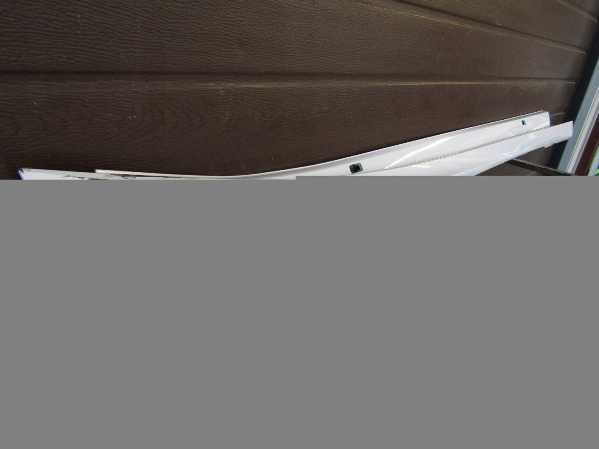 Lajsna praga desna Lexus IS 250 IS350 13- Hybrid