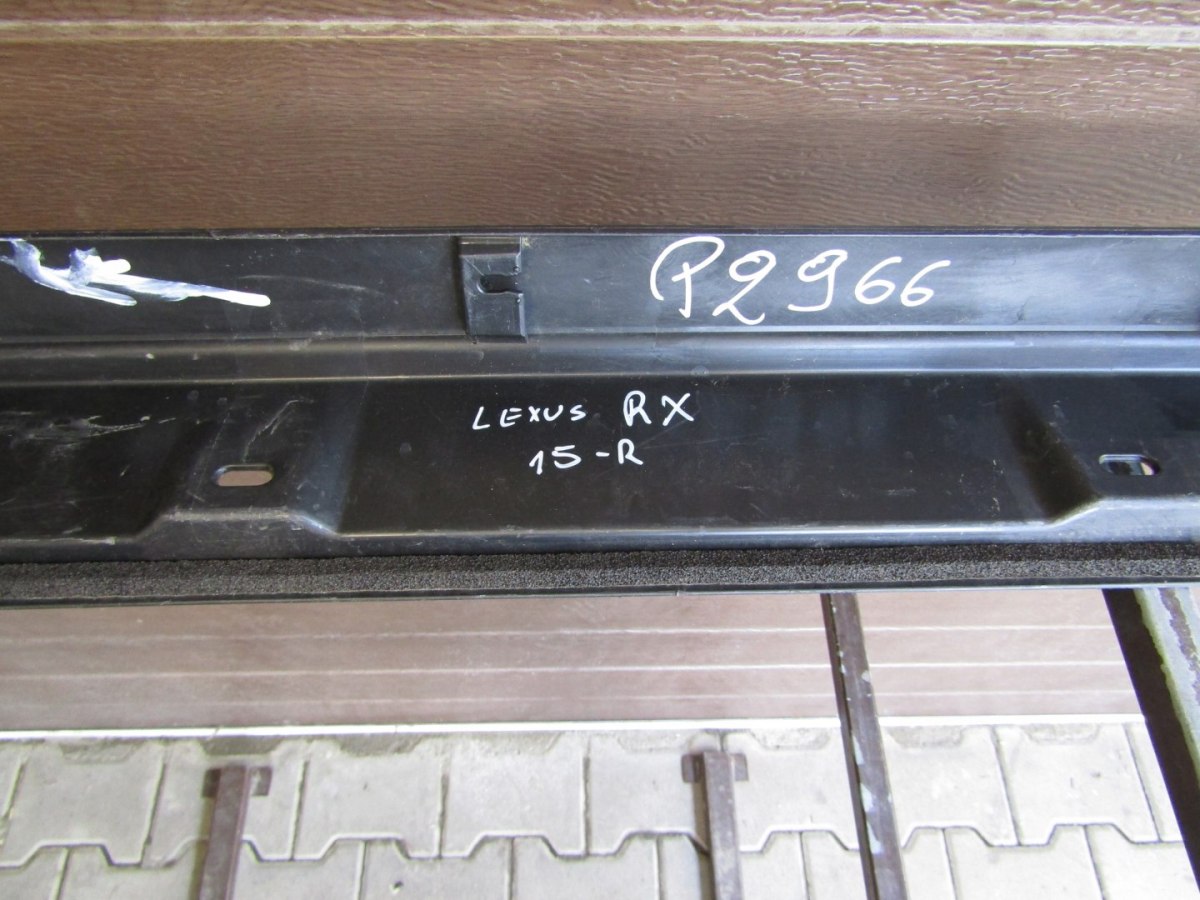 Lajsna praga desna Lexus RX 4 IV 450 obloga 15