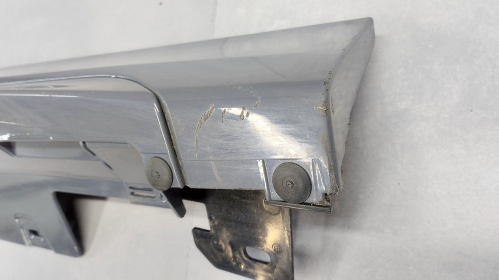 Lajsna praga desni BMW 1 F40 M paket 19-