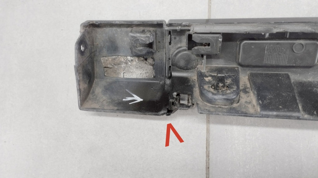 Lajsna praga desni VW TAIGO R LINE 2G7 21-