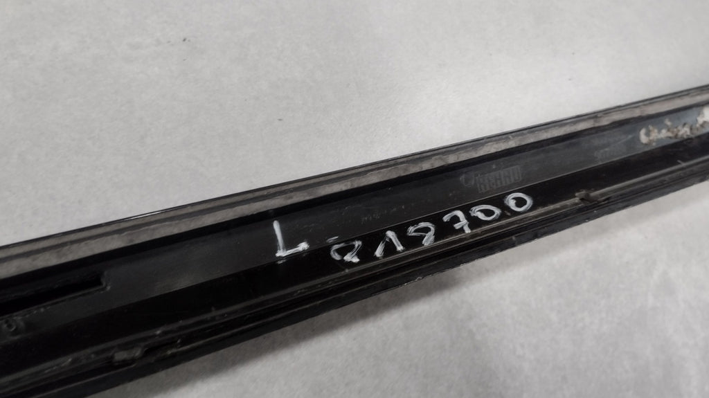 Lajsna praga lijeva Audi A4 B9 8W0 S-Line 15-19
