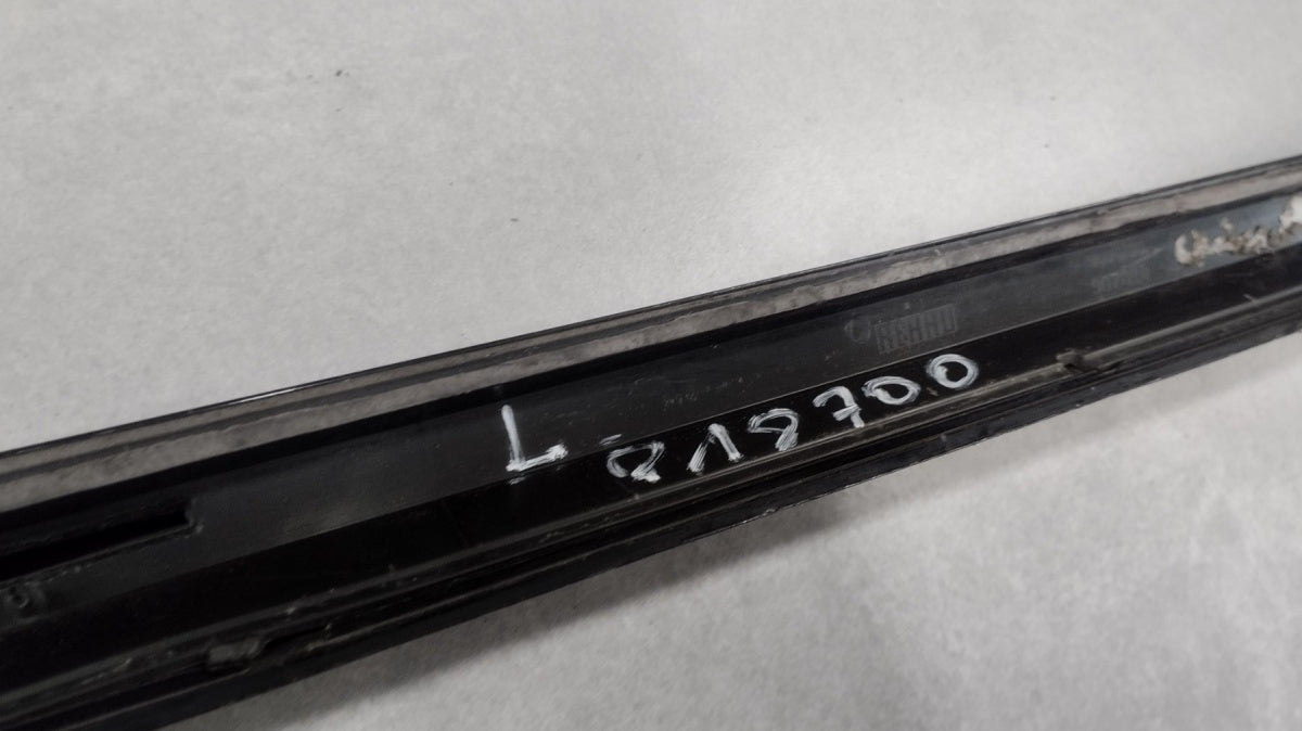 Lajsna praga lijeva Audi A4 B9 8W0 S-Line 15-19