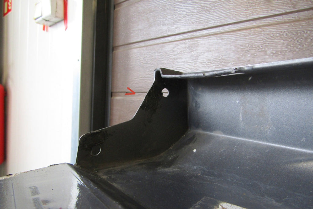 Lajsna praga desna Mercedes A 177 AMG 45 4.5 18-
