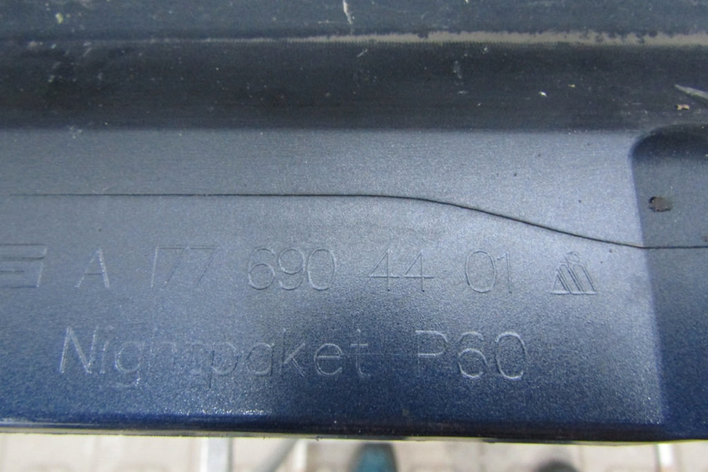 Lajsna praga desna Mercedes A 177 AMG 45 4.5 18-