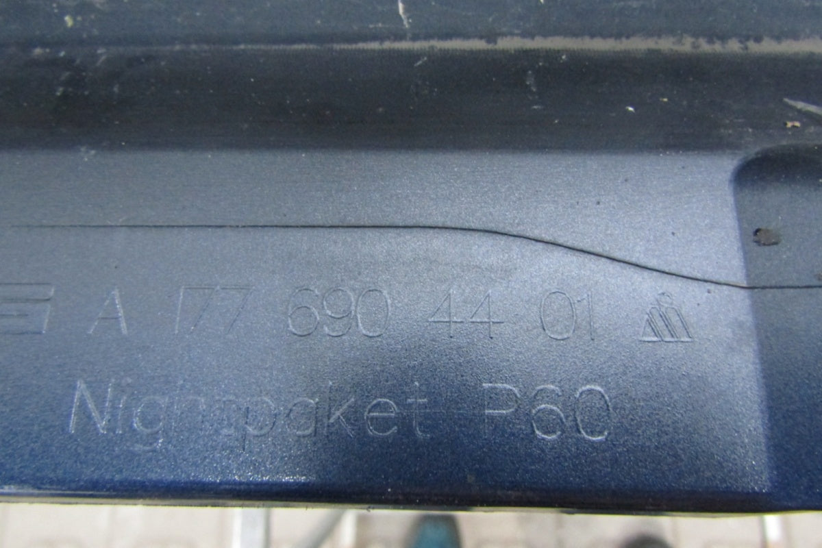 Lajsna praga desna Mercedes A 177 AMG 45 4.5 18-