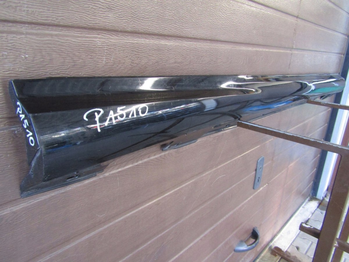 Lajsna praga desna Mercedes C 204 AMG seda kombi