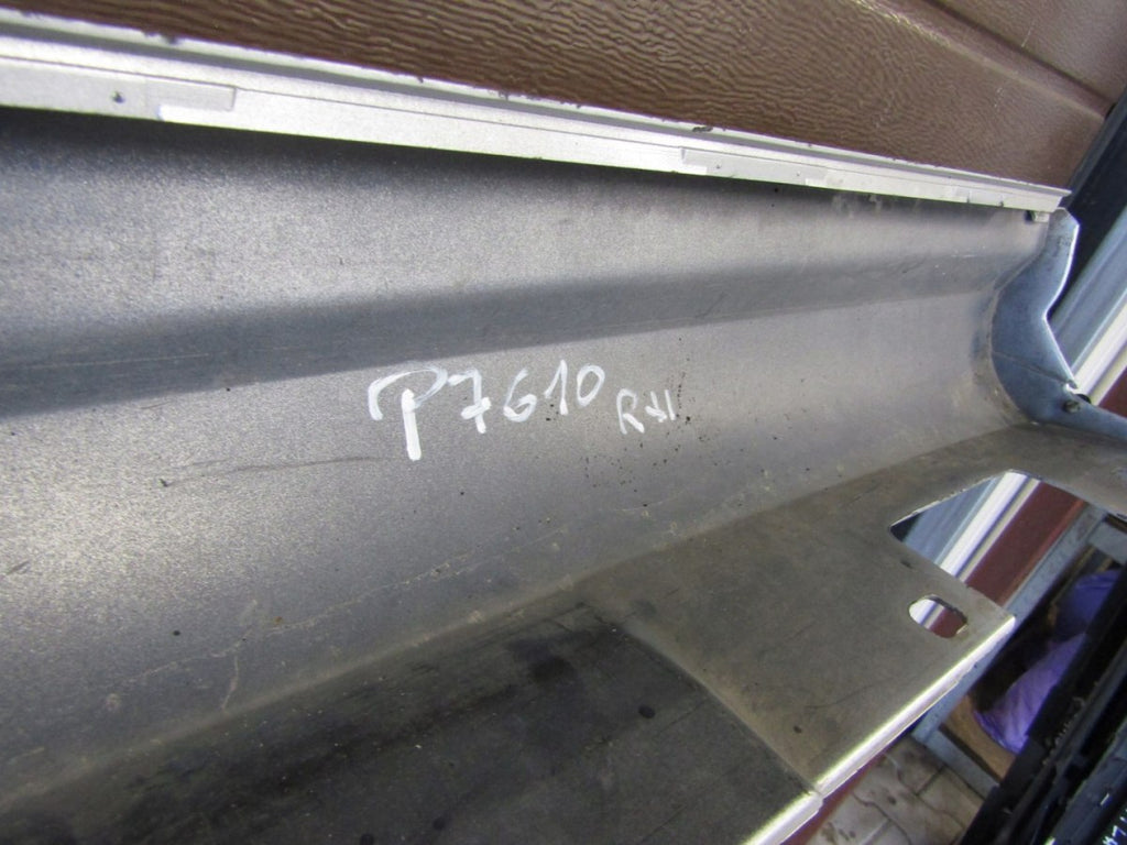 Lajsna praga desna Mercedes C 204 AMG sedan komb