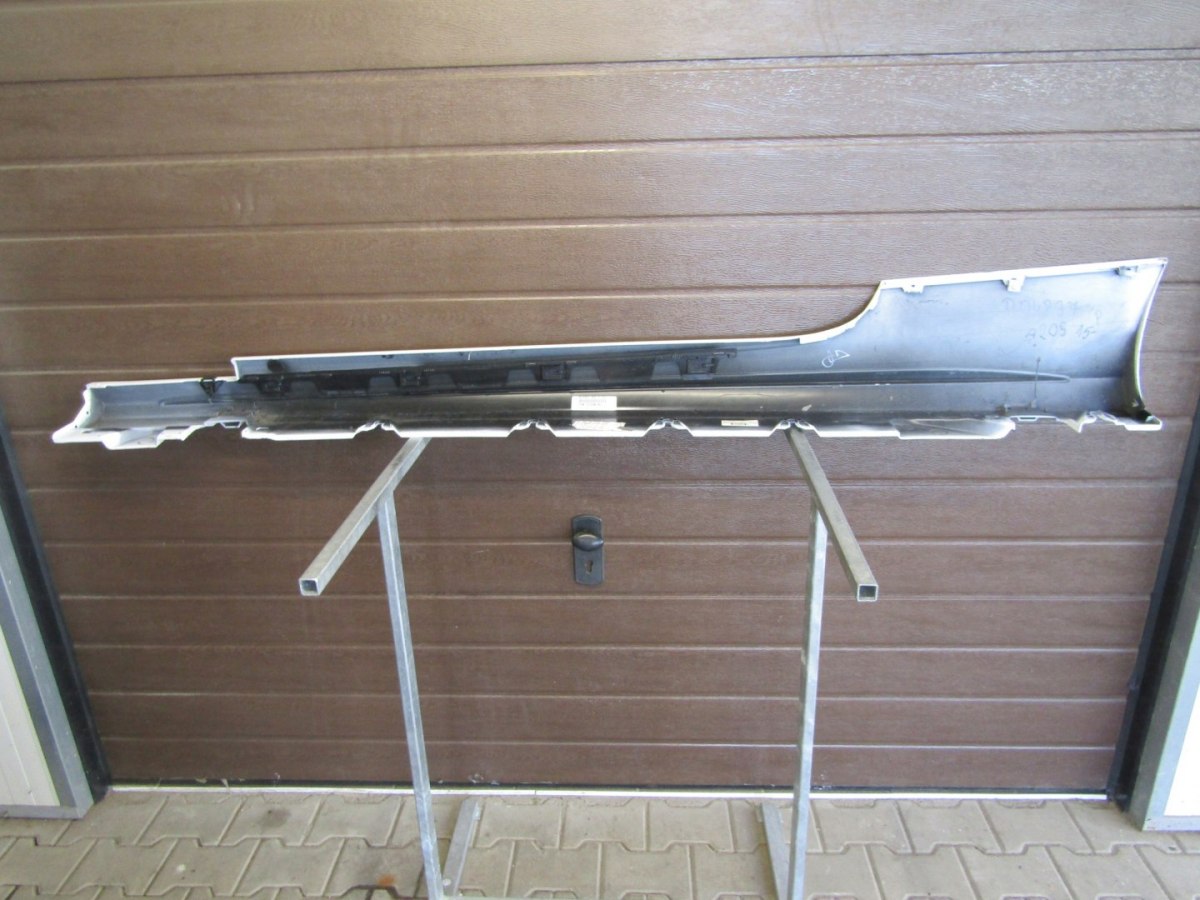 Lajsna praga desna Mercedes C 205 Cabrio AMG 14-