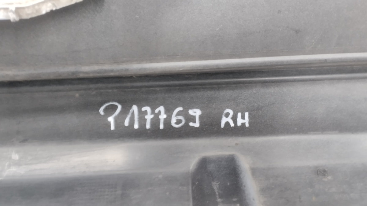 Lajsna praga desni Mercedes C 205 Coupe AMG 14-