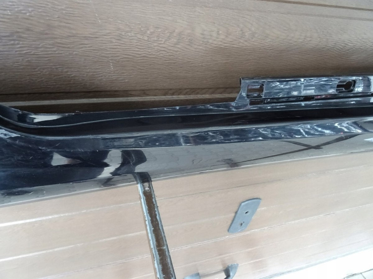 Lajsna praga desna Mercedes E 207 AMG Cabrio