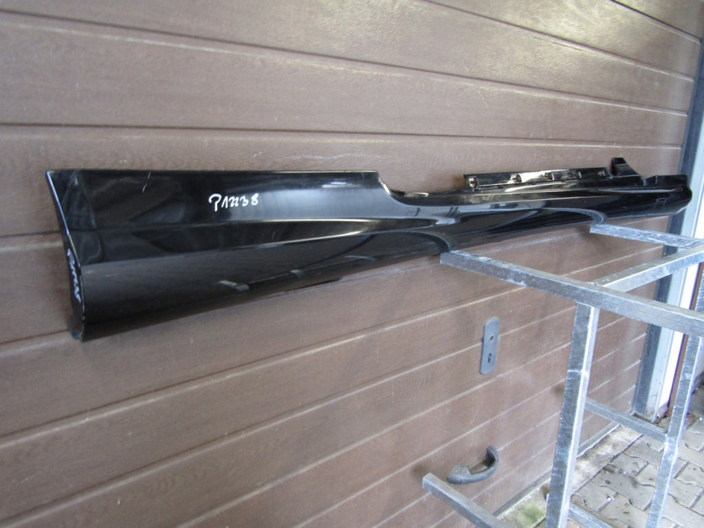 Lajsna praga desna Mercedes E 207 AMG Cabrio